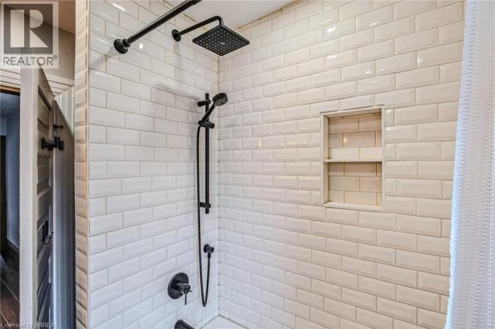 Photo 30 at 174 Marlborough Street, East Ward, Brantford