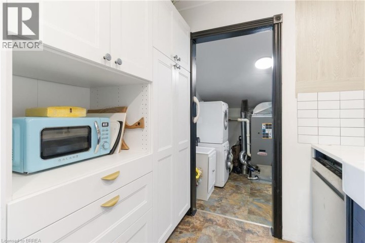 Photo 23 at 213 Elgin Street, East Ward, Brantford