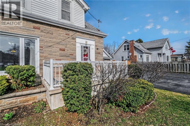 Photo 3 at 19 Lyndsay Street, Old West Brant, Brantford