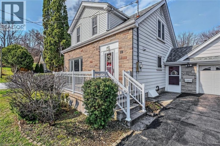 Photo 2 at 19 Lyndsay Street, Old West Brant, Brantford