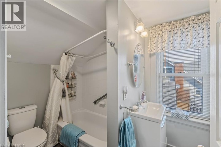 Photo 26 at 19 Lyndsay Street, Old West Brant, Brantford