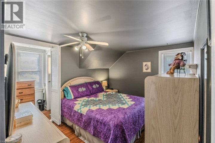 Photo 32 at 19 Lyndsay Street, Old West Brant, Brantford