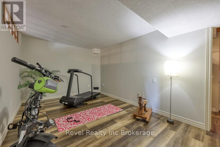 Photo 32 at 7 Woodhatch Crescent, Ingersoll - North, Ingersoll