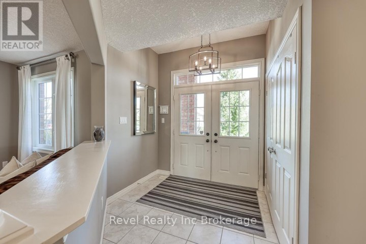 Photo 4 at 7 Woodhatch Crescent, Ingersoll - North, Ingersoll