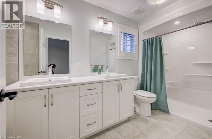 Photo 32 at 4 Livingston Drive, Tillsonburg