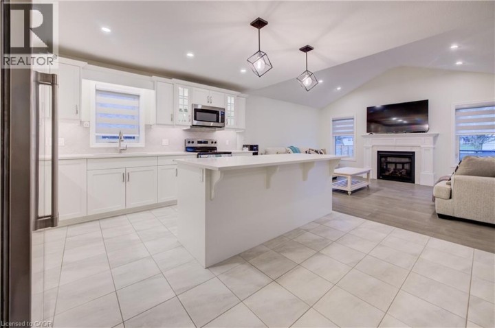 Photo 8 at 4 Livingston Drive, Tillsonburg