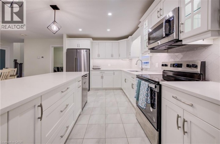 Photo 14 at 4 Livingston Drive, Tillsonburg