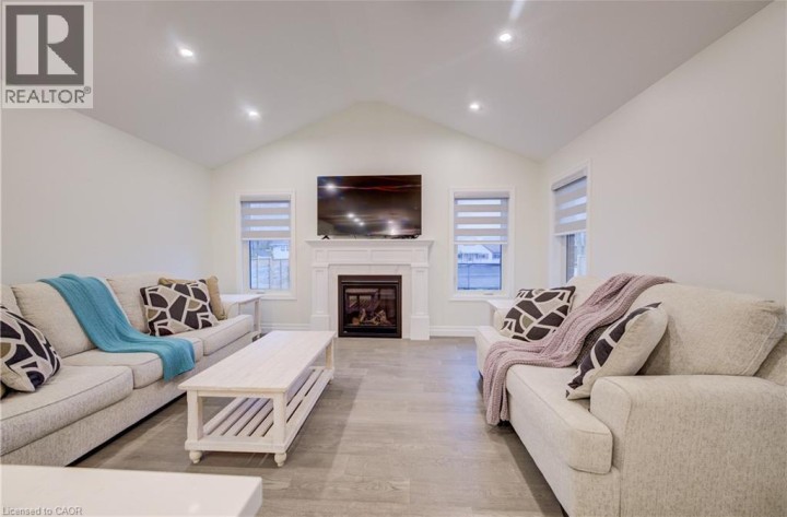 Photo 18 at 4 Livingston Drive, Tillsonburg