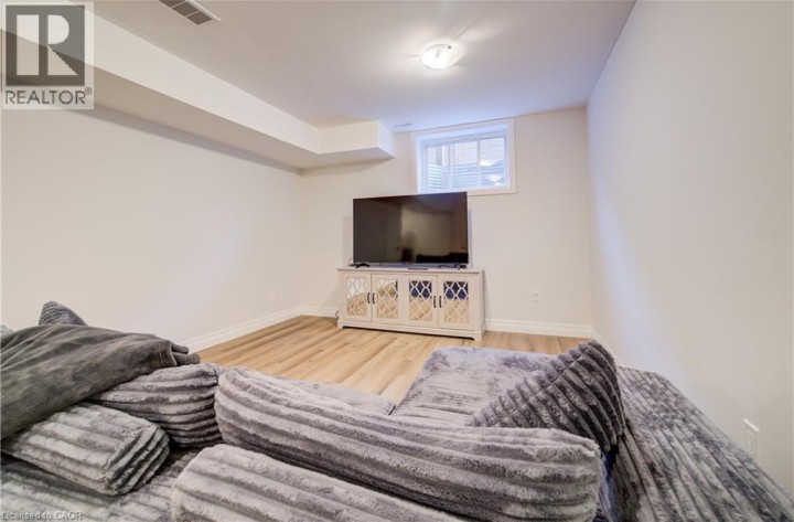 Photo 38 at 4 Livingston Drive, Tillsonburg