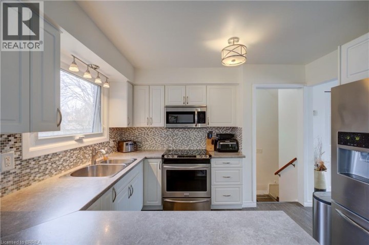 Photo 10 at 32 Morley Avenue, Echo Place, Brantford