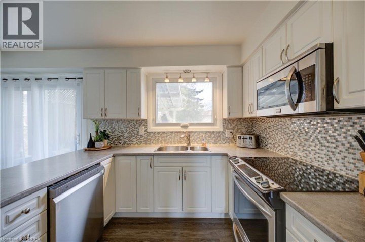 Photo 12 at 32 Morley Avenue, Echo Place, Brantford