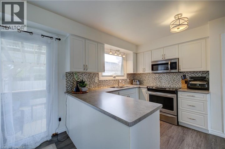 Photo 9 at 32 Morley Avenue, Echo Place, Brantford