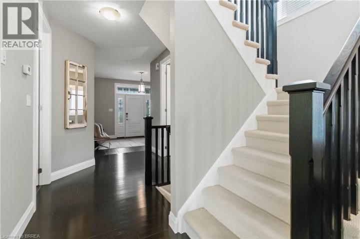 Photo 5 at 54 Nightingale Drive, Donegal / Mcguiness, Brantford