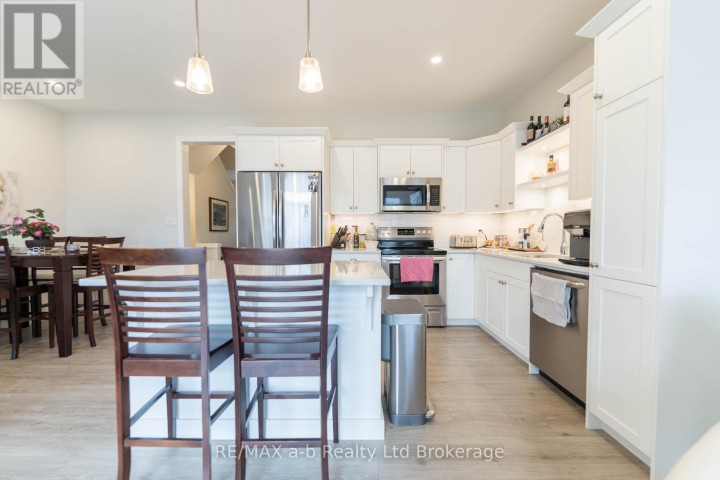 Photo 10 at 19 Huntley Avenue, Tillsonburg