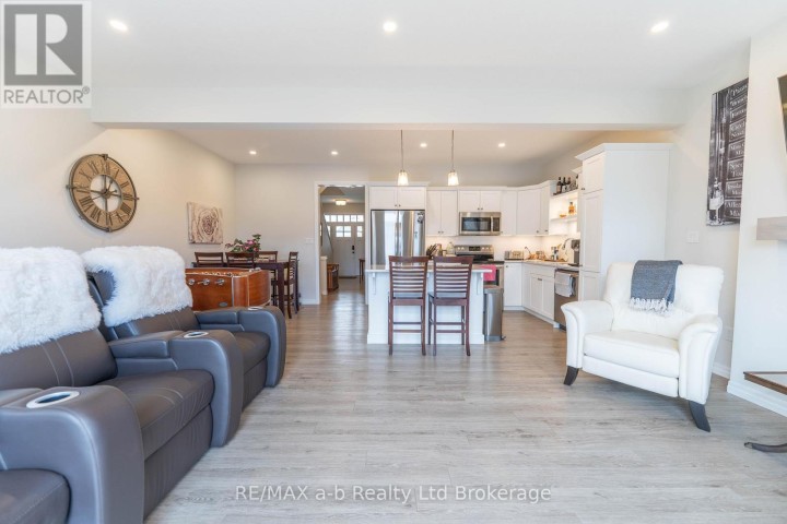 Photo 12 at 19 Huntley Avenue, Tillsonburg