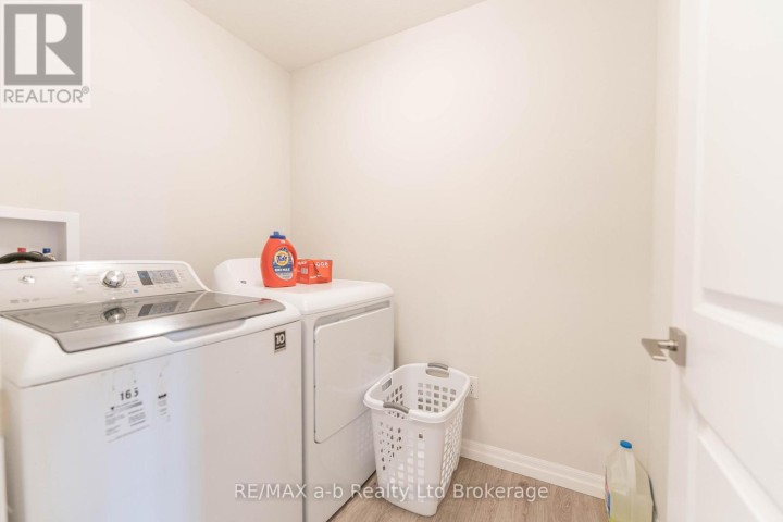 Photo 18 at 19 Huntley Avenue, Tillsonburg