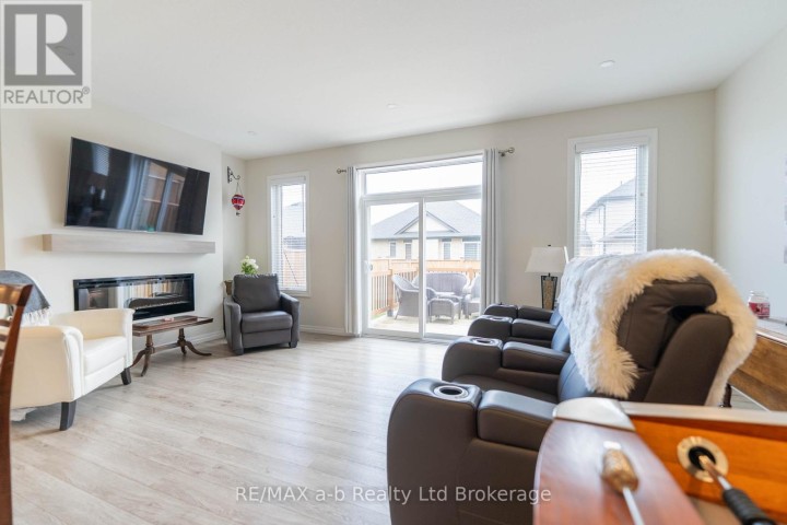 Photo 7 at 19 Huntley Avenue, Tillsonburg