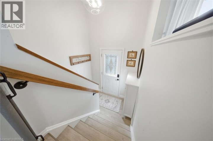 Photo 2 at 27 Jasper Street, Brantwood Park, Brantford