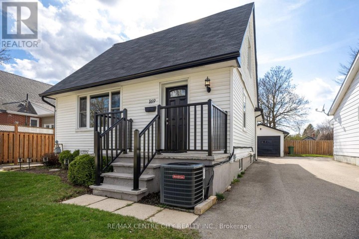 Photo 4 at 169 Fifth Avenue, St. Thomas