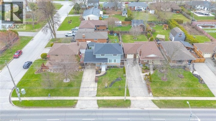 Photo 5 at 22 Paris Road, Henderson, Brantford