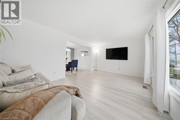 Photo 15 at 22 Paris Road, Henderson, Brantford