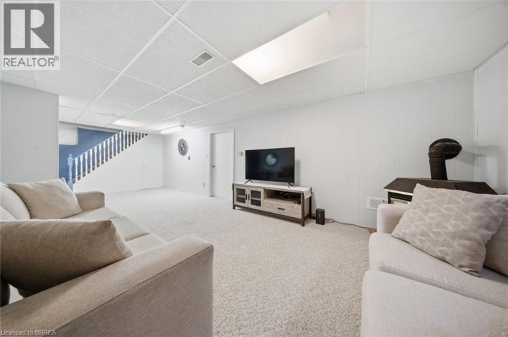 Photo 33 at 22 Paris Road, Henderson, Brantford