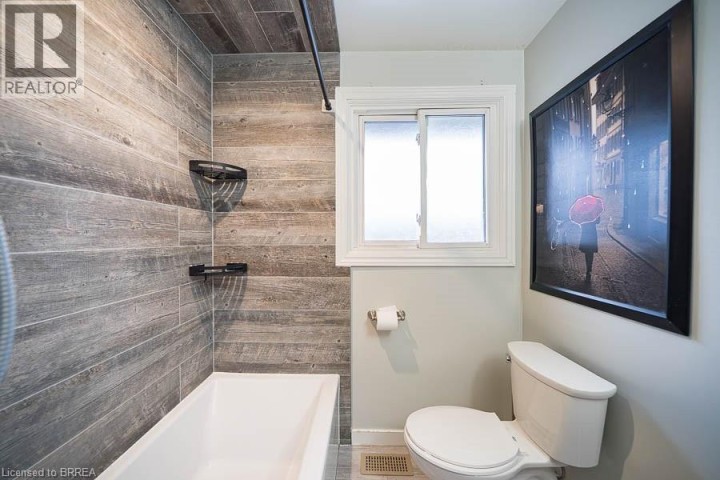 Photo 11 at 45 Buckingham Street, Fairview / Greenbrier, Brantford