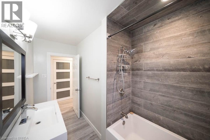 Photo 12 at 45 Buckingham Street, Fairview / Greenbrier, Brantford