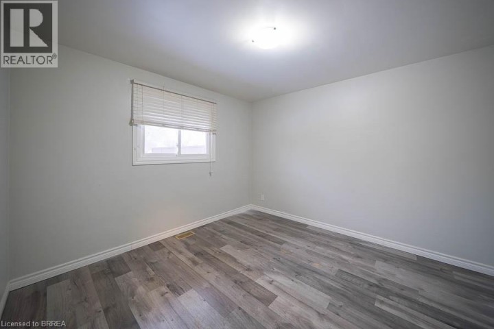 Photo 16 at 45 Buckingham Street, Fairview / Greenbrier, Brantford