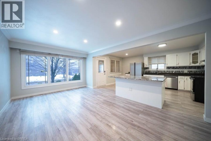 Photo 3 at 45 Buckingham Street, Fairview / Greenbrier, Brantford