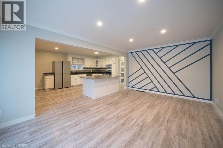 Photo 5 at 45 Buckingham Street, Fairview / Greenbrier, Brantford