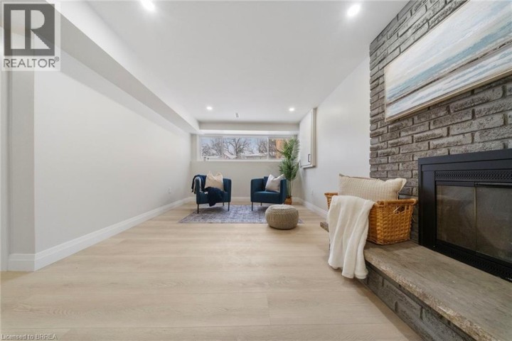 Photo 15 at 31 Hillcrest Avenue, Hillcrest, Brantford