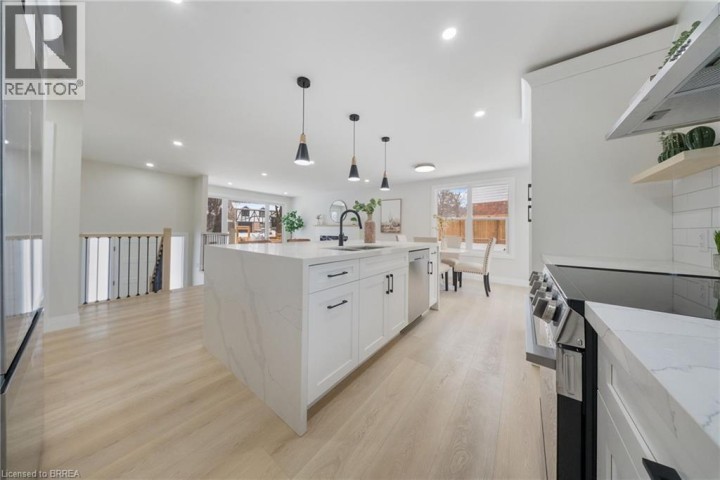 Photo 4 at 31 Hillcrest Avenue, Hillcrest, Brantford