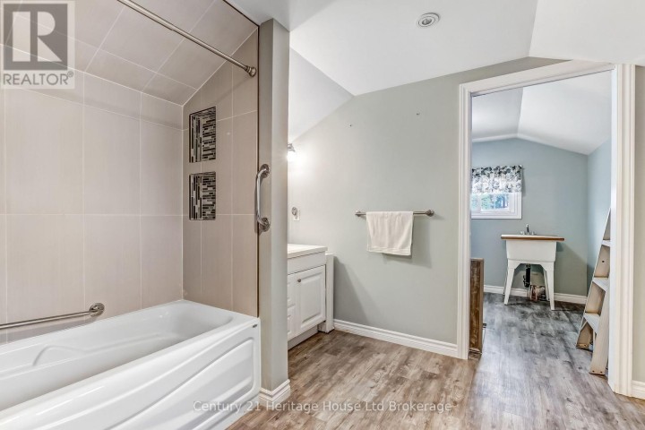 Photo 13 at 137 S Wonham Street, Ingersoll - South, Ingersoll