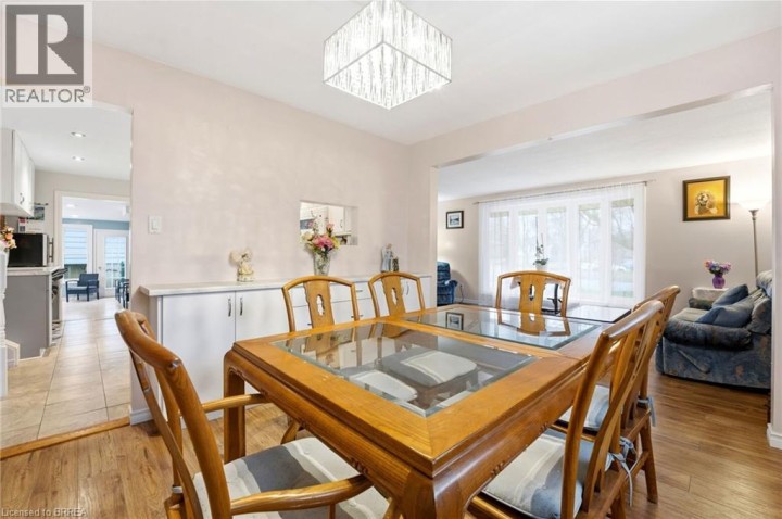 Photo 11 at 13 Brooks Court, Rosedale / Gable Height, Brantford