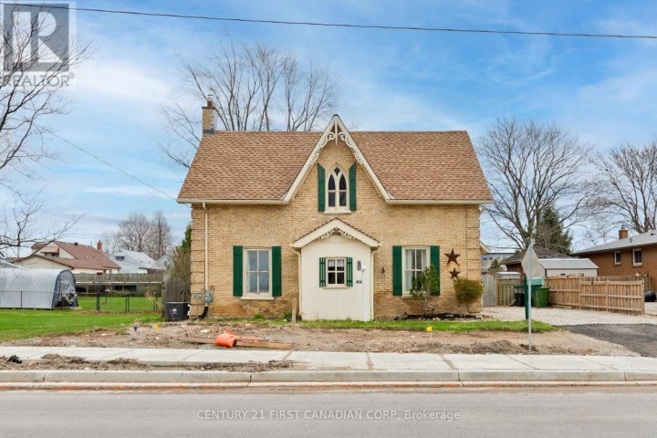 Photo 2 at 1 Fairview Avenue, St. Thomas