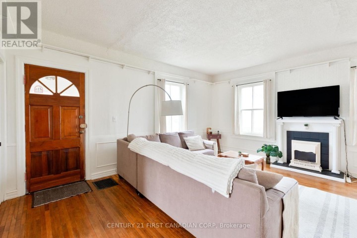 Photo 7 at 1 Fairview Avenue, St. Thomas