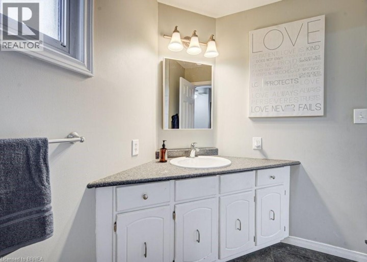 Photo 25 at 9 Gailmount Court, Fairview / Greenbrier, Brantford