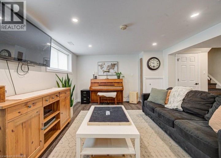 Photo 30 at 9 Gailmount Court, Fairview / Greenbrier, Brantford