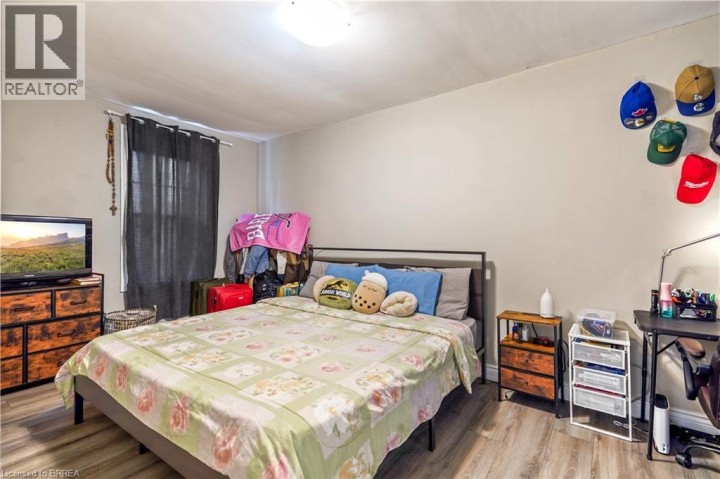 Photo 14 at 51 Jarvis Street, Holmedale, Brantford