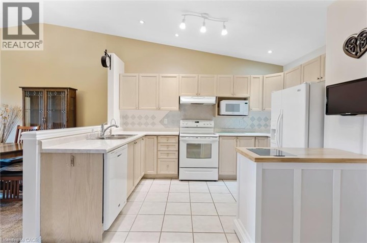 Photo 10 at 25 - 19 Hanlon Place, Innerkip (Victoria Park), Woodstock