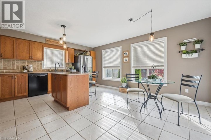 Photo 14 at 7 Hearthbridge Street, Pioneer Park / Doon / Wyldwoods, Kitchener