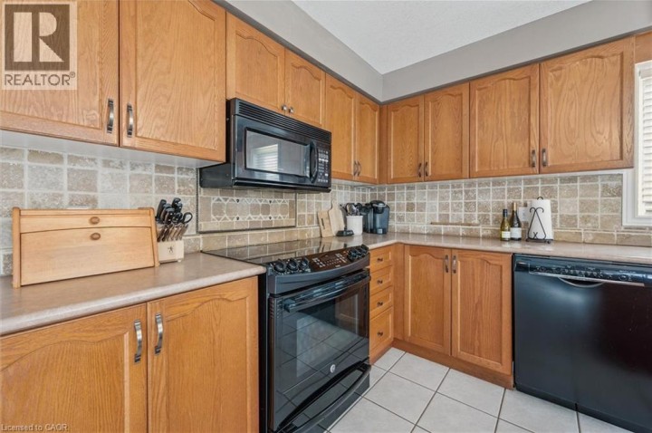 Photo 18 at 7 Hearthbridge Street, Pioneer Park / Doon / Wyldwoods, Kitchener