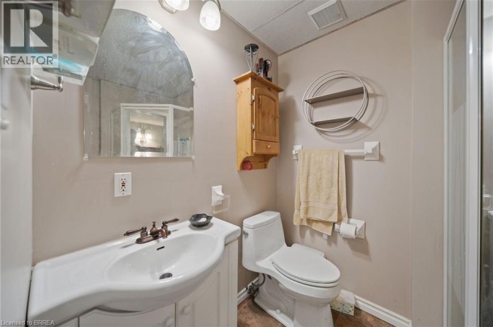 Photo 31 at 1 Osijek Crescent, Brantwood Park, Brantford