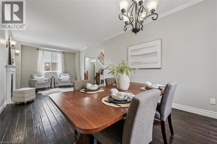 Photo 10 at 707 Commonwealth Crescent, Laurentian Hills / Country Hills W, Kitchener