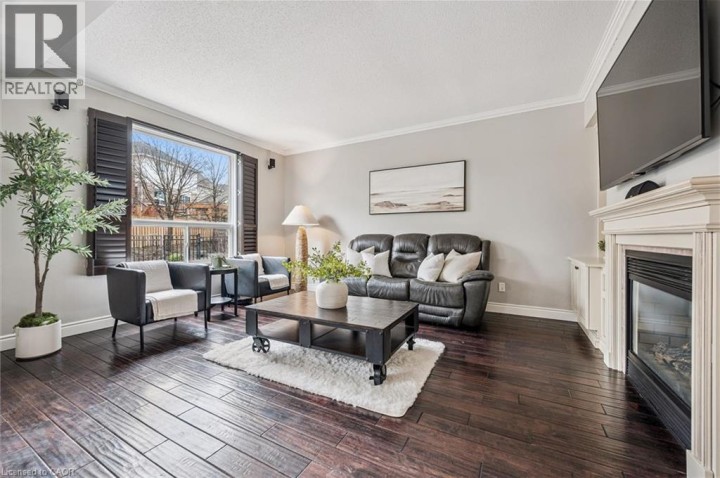 Photo 11 at 707 Commonwealth Crescent, Laurentian Hills / Country Hills W, Kitchener