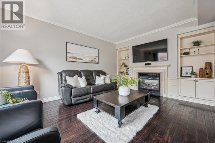 Photo 12 at 707 Commonwealth Crescent, Laurentian Hills / Country Hills W, Kitchener