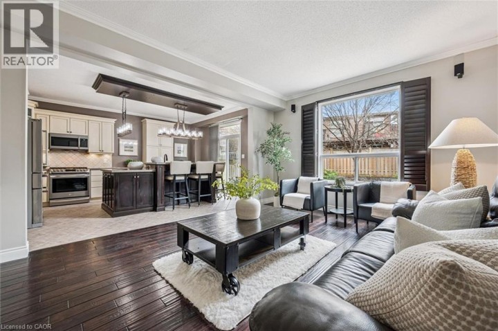 Photo 13 at 707 Commonwealth Crescent, Laurentian Hills / Country Hills W, Kitchener