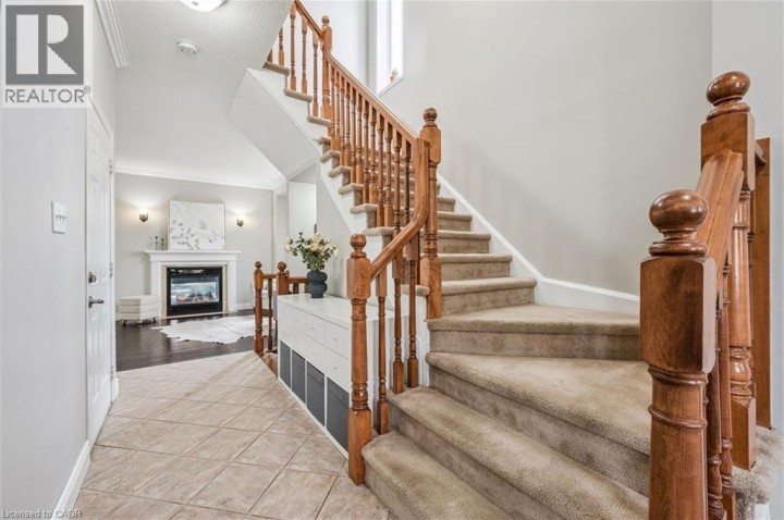 Photo 19 at 707 Commonwealth Crescent, Laurentian Hills / Country Hills W, Kitchener