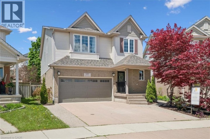 Photo 2 at 707 Commonwealth Crescent, Laurentian Hills / Country Hills W, Kitchener